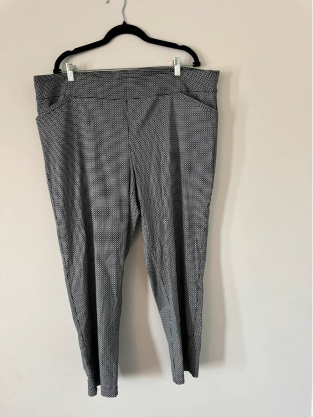 George Women's Black and White Patterned Stretch Pants Size 3X